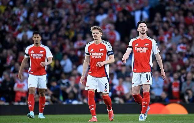 1746006514171009377.jpg 52.jpg