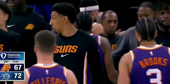 开云下载-杰伦-格林抢断单臂劈扣,太阳下半场开局轰出11-2打停魔术