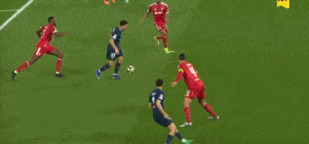 开云下载-科纳特禁区铲球埃梅里倒地,裁判观看VAR后取消判点